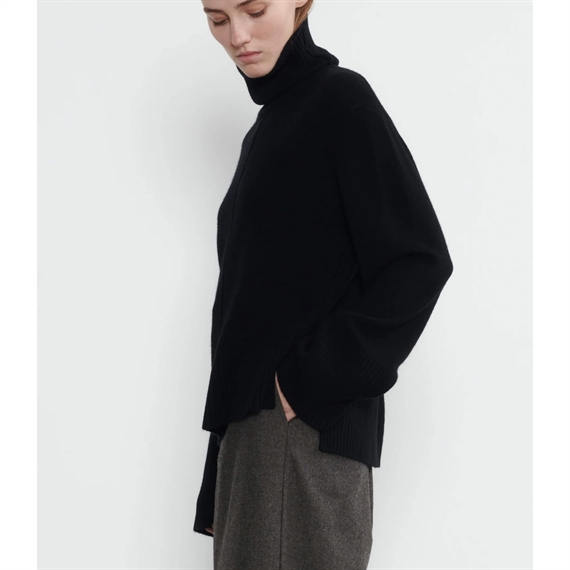 Heartmade Kamo Strik, Sort